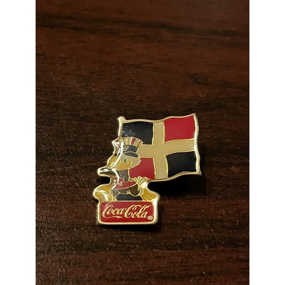 Vintage‎ LA Olympics Coca Cola Sam Eagle Dominican Republic Flag Lapel Pin - Picture 1 of 3